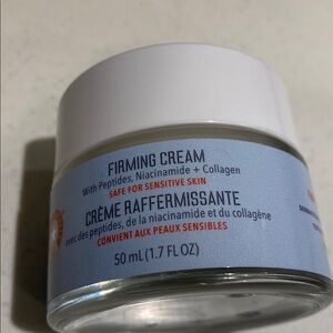 First Aid Beauty Moisturizer - piptide niacinamide+Collagen